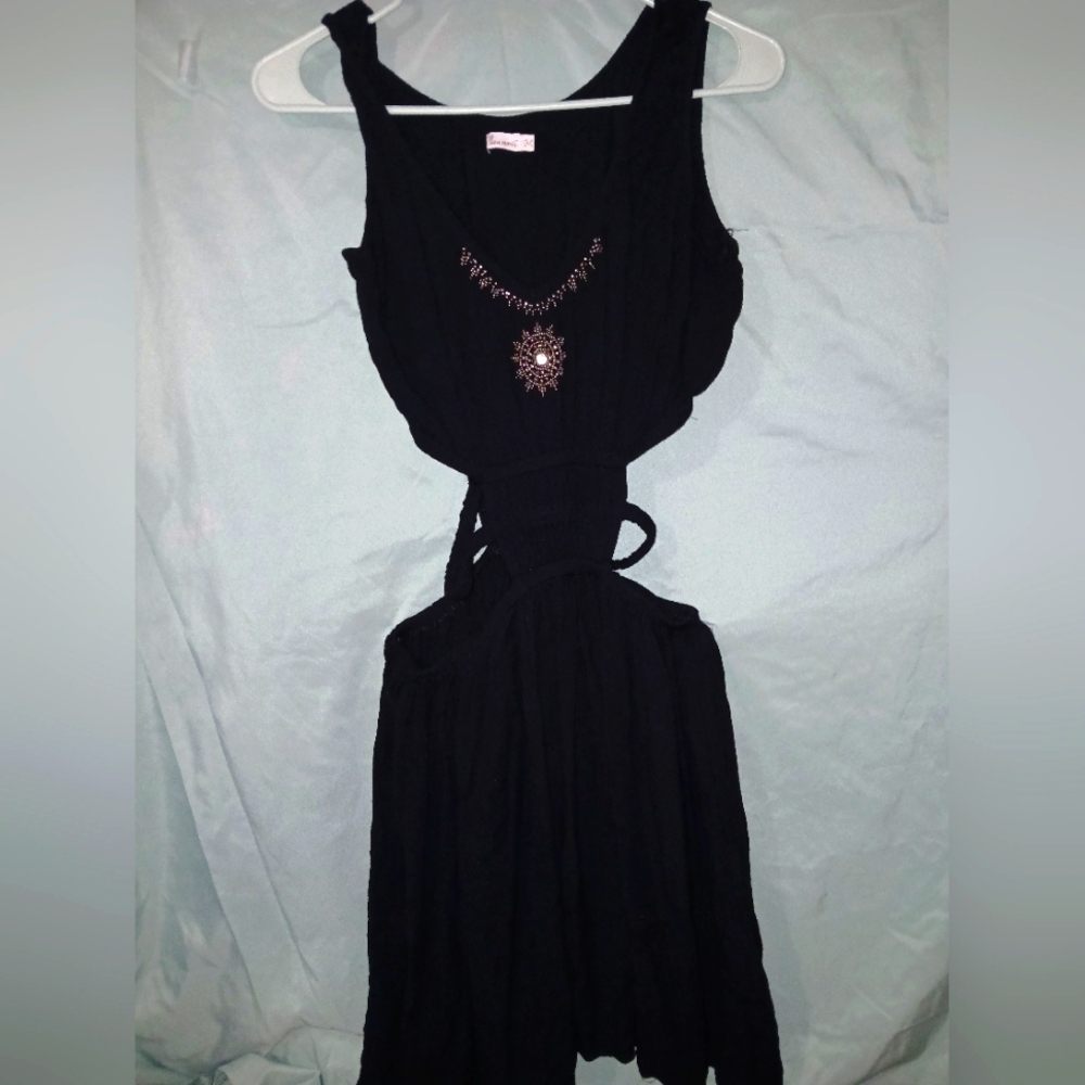 Elegant Black Sleeveless Dress